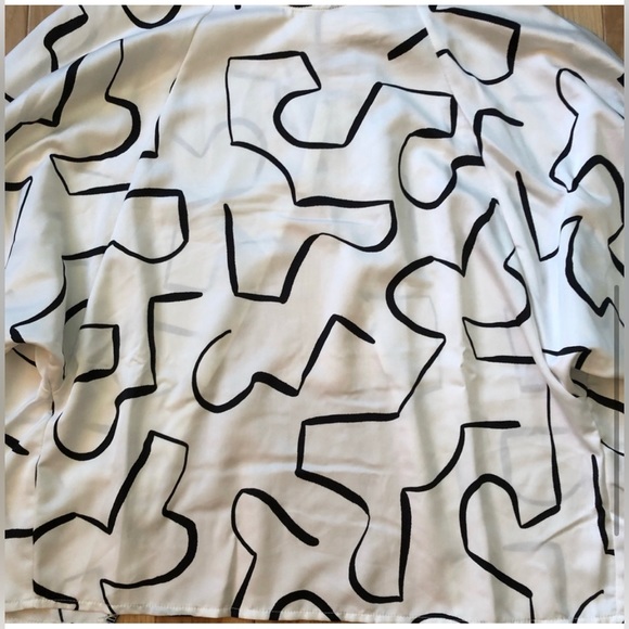 ASOS Design Batwing Sleeve Wrap Back Abstract Print White Top NEW - Picture 4 of 11